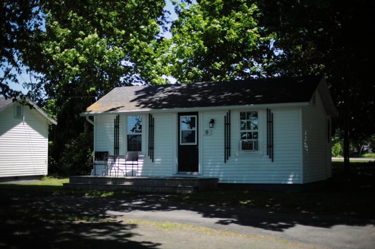 Inn Carleton &